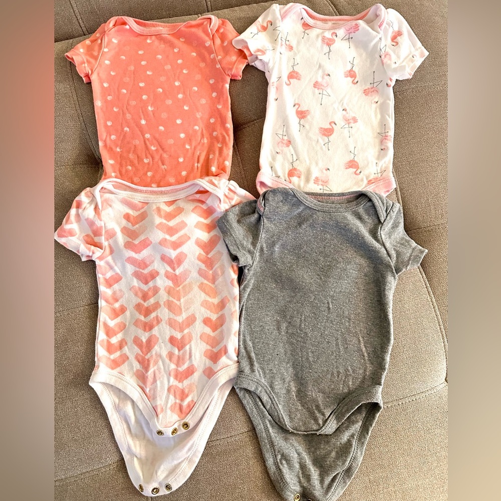 4 Pack 6-9M Onesies